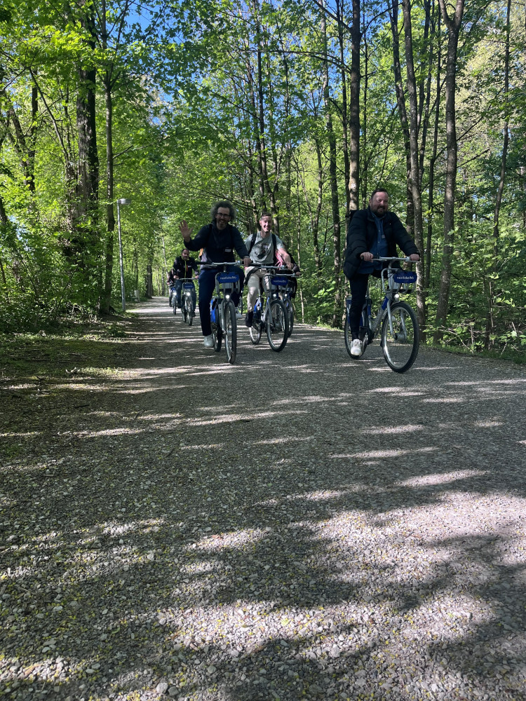 Nextbikefahrer entlang der Sure in Sursee