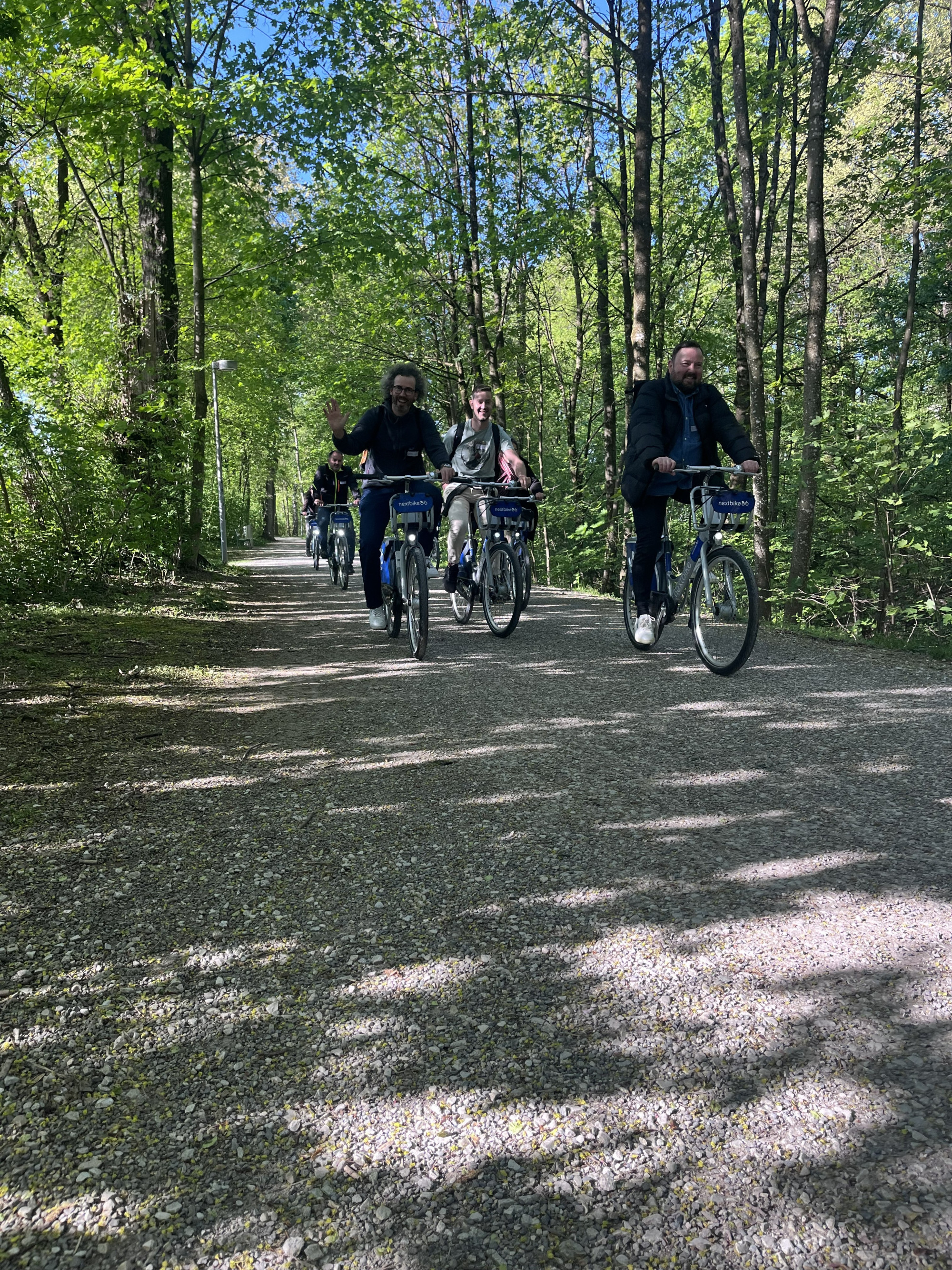 Nextbikefahrer entlang der Sure in Sursee